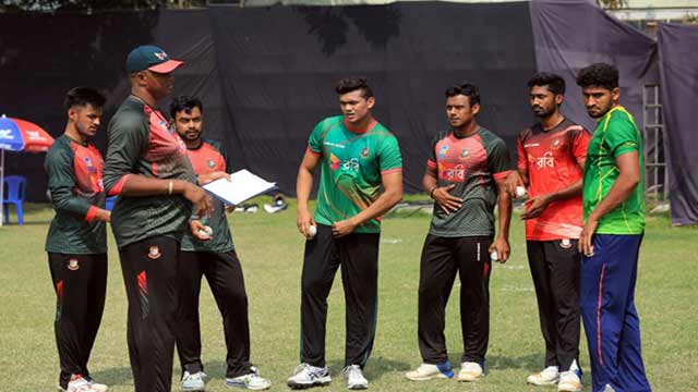 ১৬ সদস্যের দল ঘোষণা, ফিরলেন সাকিব