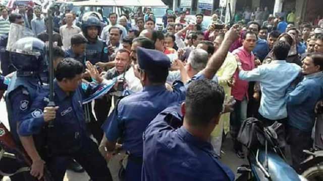 ফরিদপুরে বিএনপি-পুলিশ সংঘর্ষ, আহত ৫০