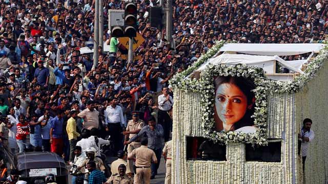 শ্রদ্ধা-ভালবাসায় শেষ বিদায় নিলেন শ্রীদেবী