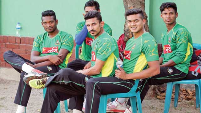 আফগানিস্তান সিরিজ : কারা থাকছেন ৩০ জনের প্রাথমিক দলে?