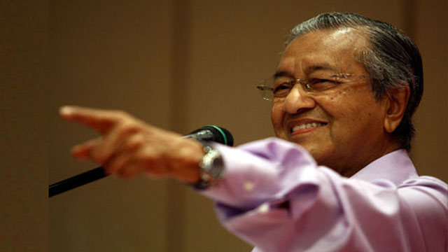 মালয়েশিয়ার মসনদে আবারো মাহাথির