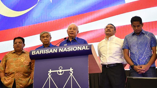 পরাজয় মেনে নিলেন মালয়েশিয়ার প্রধানমন্ত্রী