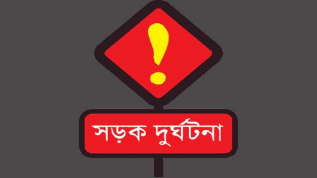 বাগেরহাটে বাস খাদে পড়ে চালক নিহত, আহত ২০