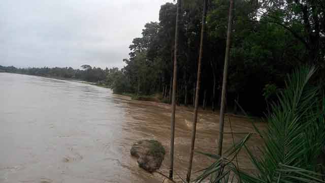 মনু-ধলাই নদীর বাঁধ ভেঙে ৩০ গ্রাম প্লাবিত