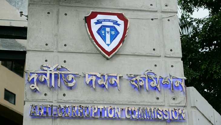 সওজের সাবেক প্রধান প্রকৌশলী ও স্ত্রীর বিরুদ্ধে দুদকের মামলা